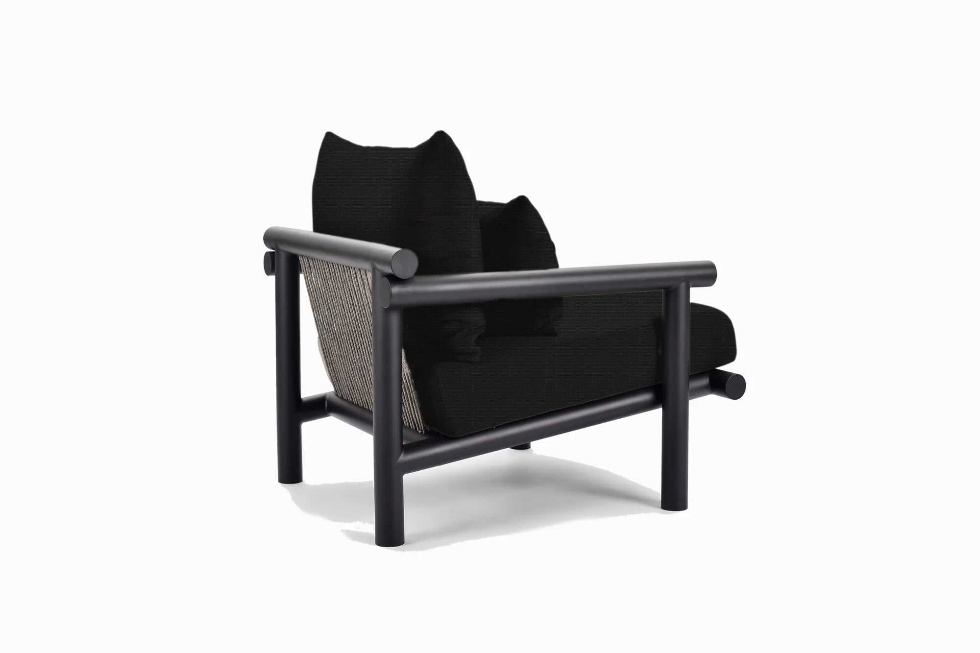 SUMBA LOUNGE CHAIR