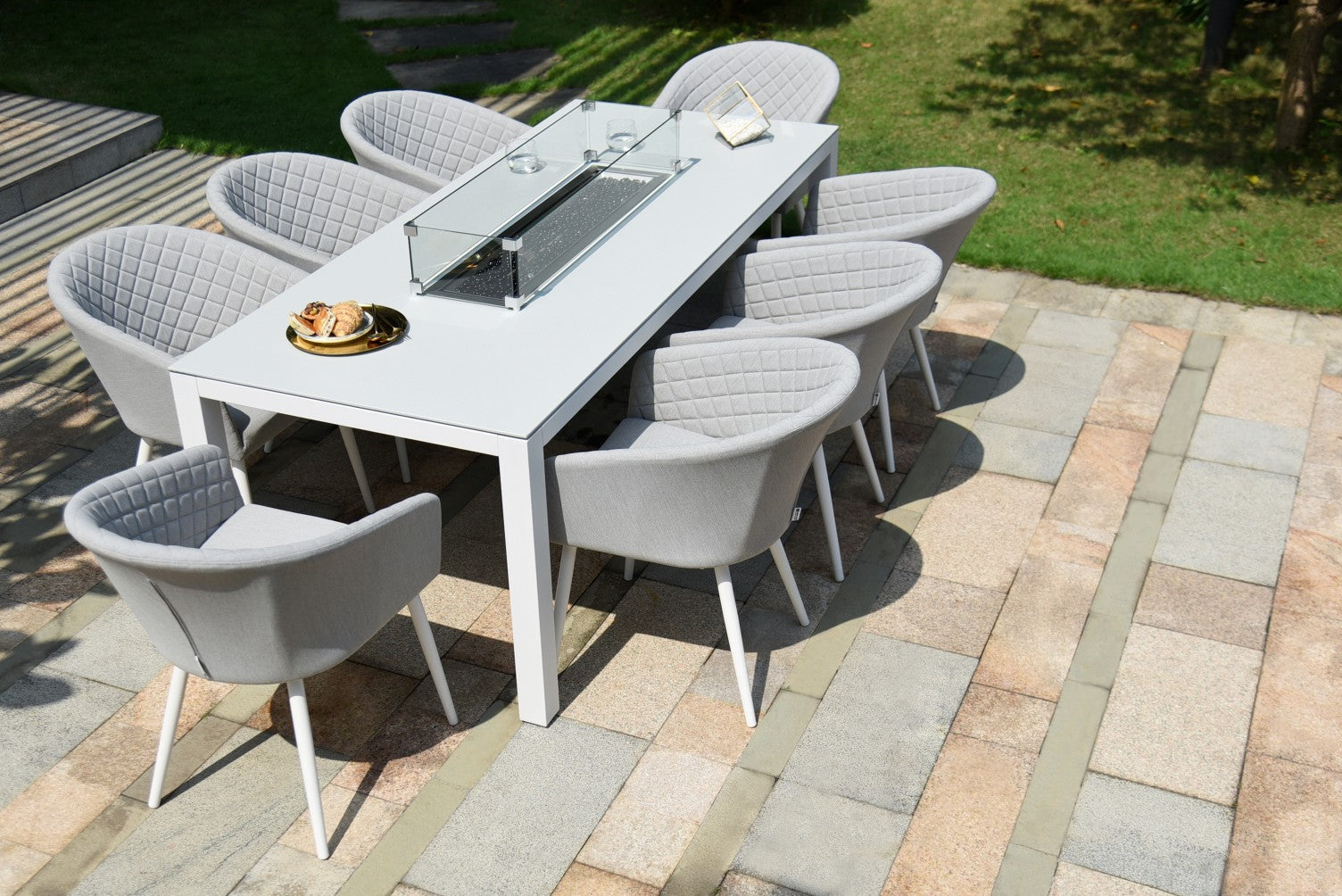 Patio table and chairs best sale near me