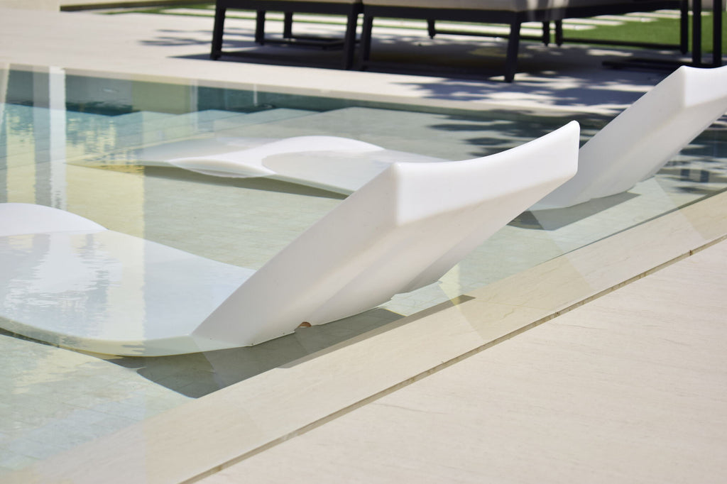 Maze - In-Pool Sun Lounger